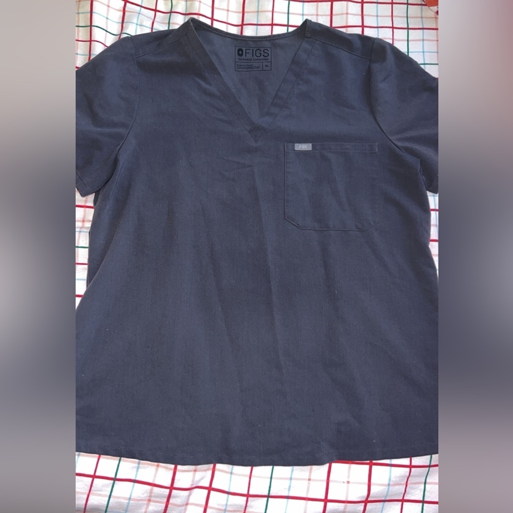 Excellent condition figs XL one pocket gray scrub top